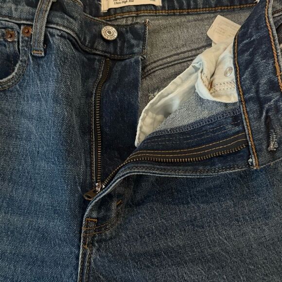 ABERCROMBIE & FITCH women’s The 90’s straight Ultra High Rise distressed denim - Picture 7 of 10